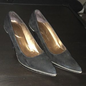Jorge-Juan Black Pumps